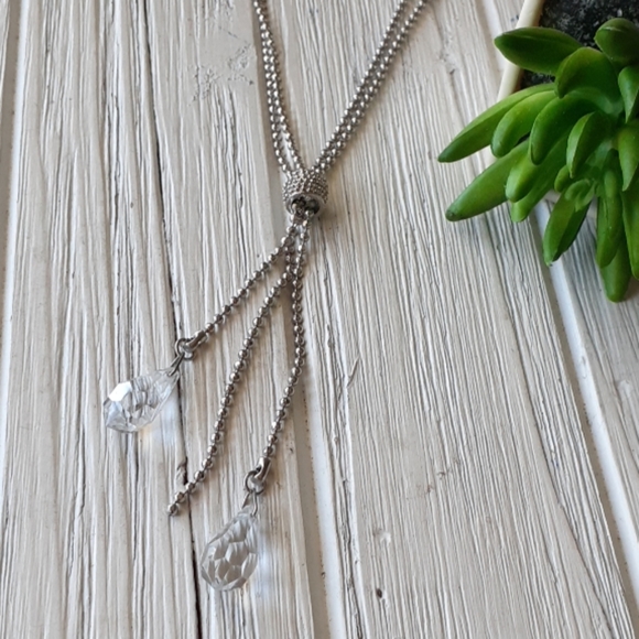 Cookie Lee Silvertone Y Lariat Faceted Crystal Tesrdrop Necklace - Picture 4 of 6